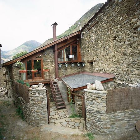 Villa La Llupia à Isavarre Extérieur photo